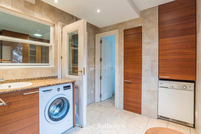 Foto 2518b2f6-1179-4c84-81c0-91cb916b4046. Lloguer dúplex amb calefacció aparcament a Nueva España Madrid