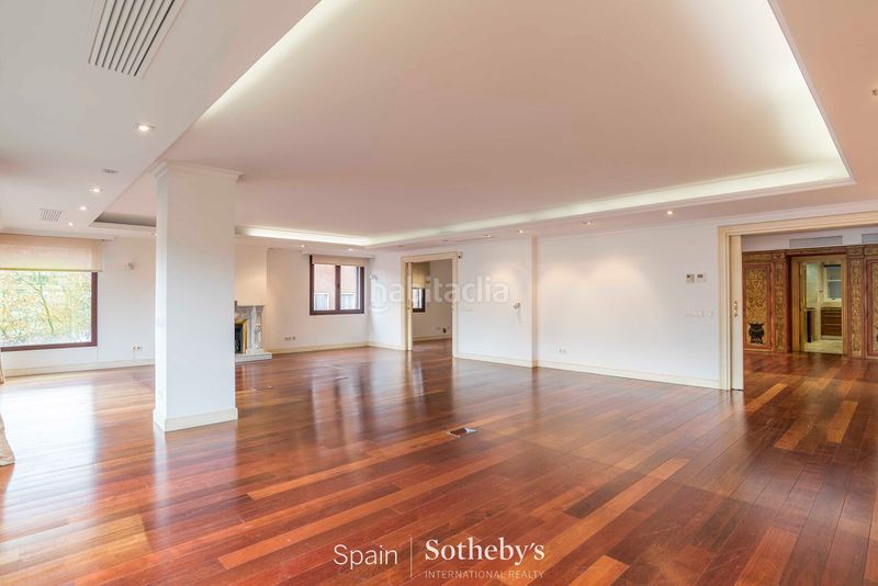 Foto 26142a7c-a384-40e9-9925-49163cabd307. Lloguer dúplex amb calefacció aparcament a Nueva España Madrid