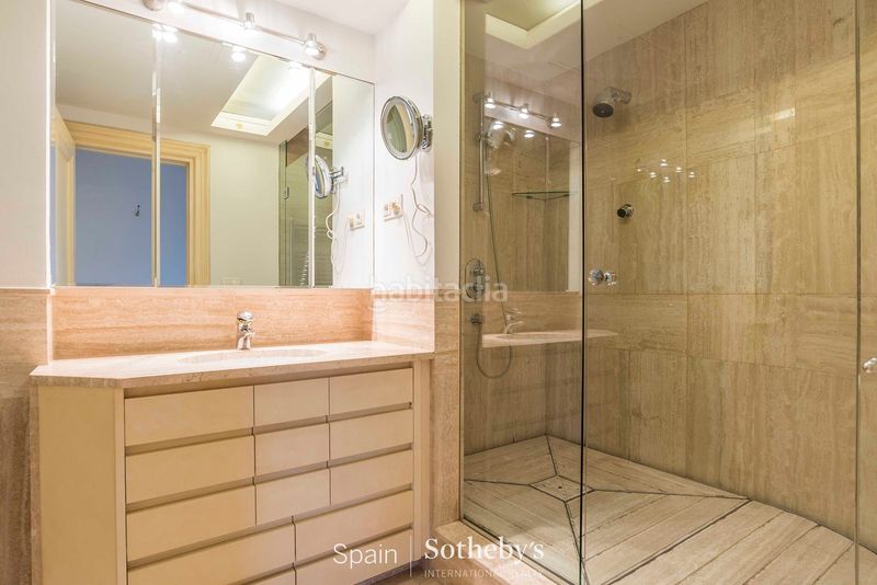 Foto 4d582e2a-3164-4228-ac21-51d02275d859. Lloguer dúplex amb calefacció aparcament a Nueva España Madrid