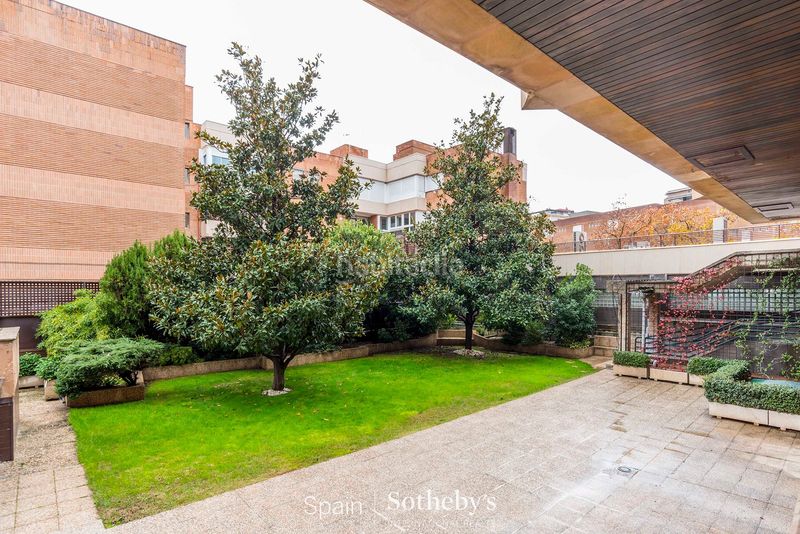 Foto 695c746b-462c-4ccd-9c26-9e37eb970515. Lloguer dúplex amb calefacció aparcament a Nueva España Madrid