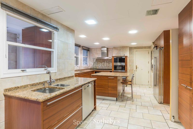 Foto 69dd5739-9066-40d3-9ea5-30f6a99ac9be. Lloguer dúplex amb calefacció aparcament a Nueva España Madrid