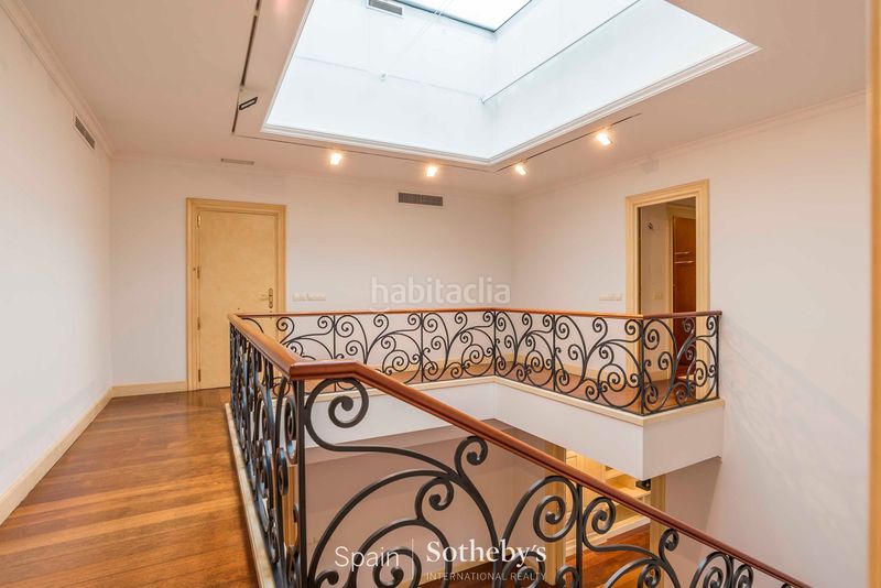 Foto 7d8a56e6-8cd8-44f4-b3d3-cda930295c32. Lloguer dúplex amb calefacció aparcament a Nueva España Madrid