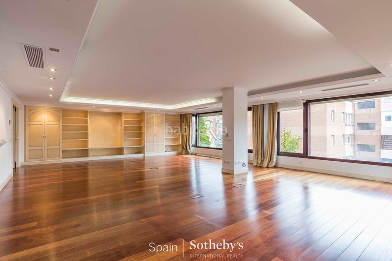 Foto 7f3419fa-e3b3-40f4-812b-f97955017f78. Lloguer dúplex amb calefacció aparcament a Nueva España Madrid