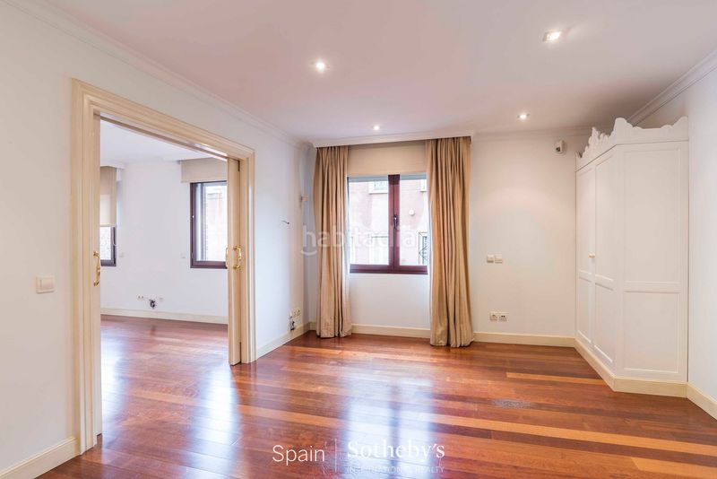 Foto a54d314e-44b4-4d1d-834e-1d1535f86f06. Lloguer dúplex amb calefacció aparcament a Nueva España Madrid