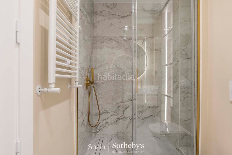 Foto e092e33b-526c-4d84-a7b3-2c7352cc52a3. Apartament amb calefacció aparcament a Goya Madrid