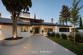 Casa  Avenida ahones. Parcela exclusiva para vivienda unifamiliar en parque conde de o