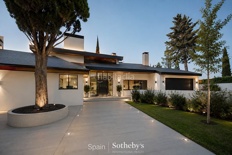Foto 8c574419-31d4-4019-871d-65179a3490e1. Casa amb aparcament a Conde Orgaz - Piovera Madrid