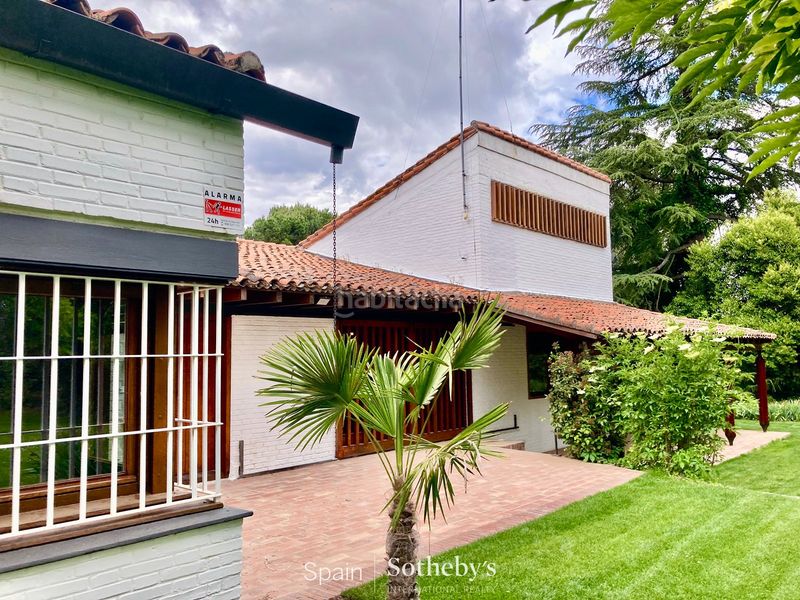 Foto 65900f21-03ee-4a95-a647-75f4012b606e. Lloguer casa amb aparcament piscina a La Florida - El Plantío Madrid