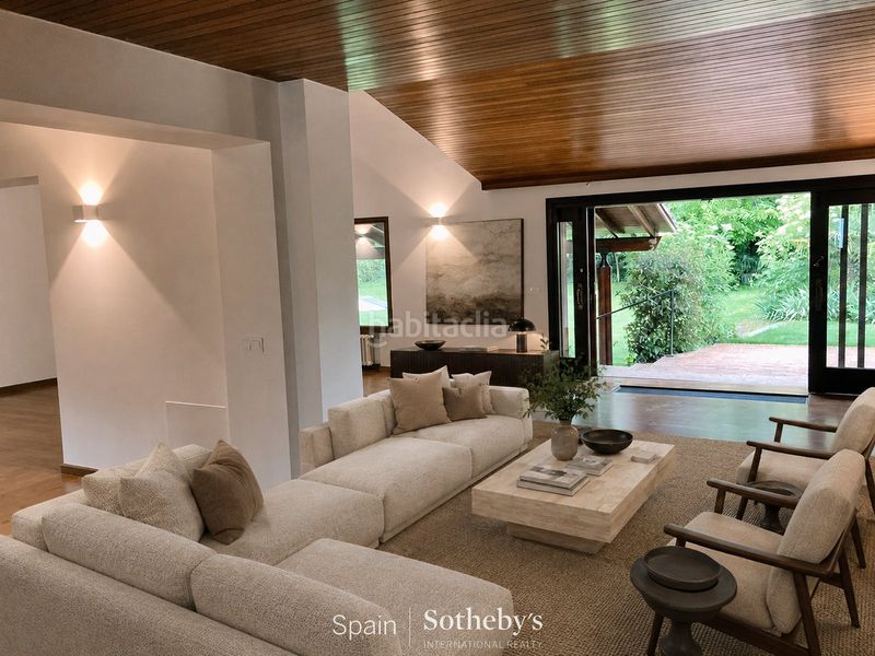 Foto d54d7e6e-ac63-48b6-ba56-bf376ce67a8c. Lloguer casa amb aparcament piscina a La Florida - El Plantío Madrid