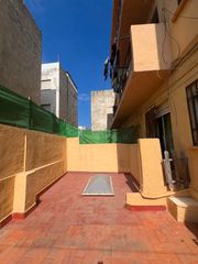 Appartement  Carrer senda germana 32. Luminosa primera planta con terraza