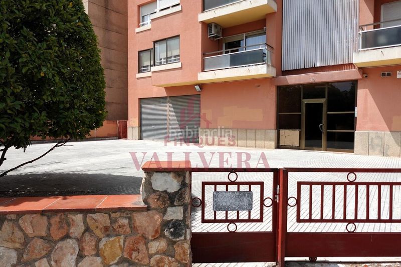 Foto fb7b4b22-a1ac-4869-a110-efdcb1d332dc. Local comercial a Valls