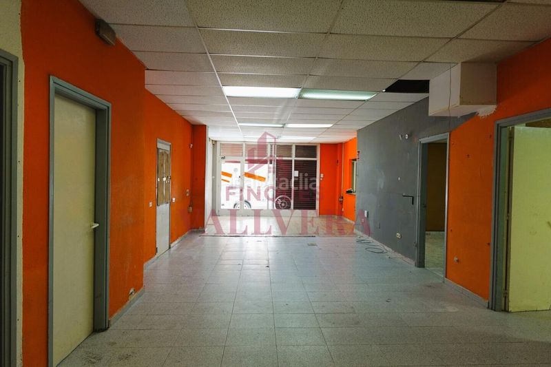 Foto ac5b3484-b6e6-4aad-b87e-cc1bdab85877. Lloguer local comercial a Valls