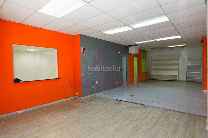 Foto f1a08eca-b090-4ae8-87d4-60b0d2e9c406. Lloguer local comercial a Valls