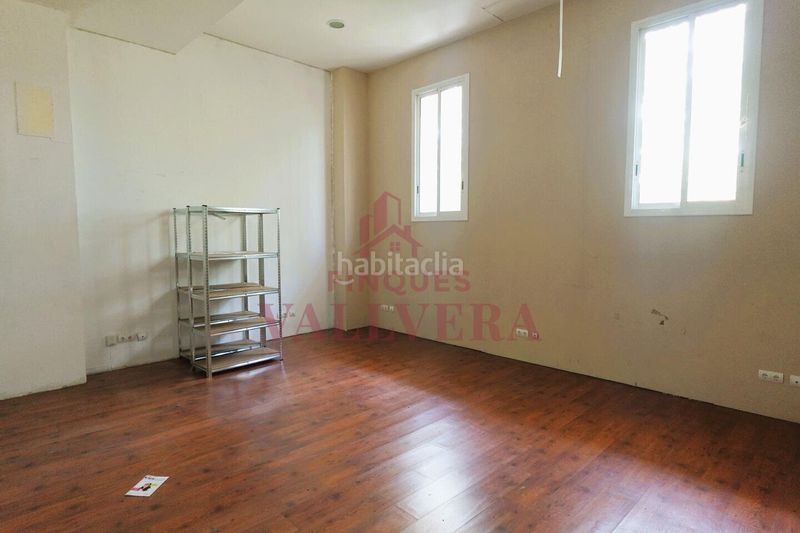 Foto 102629d5-664f-49f7-b332-b09bc2803805. Lloguer local comercial a Valls
