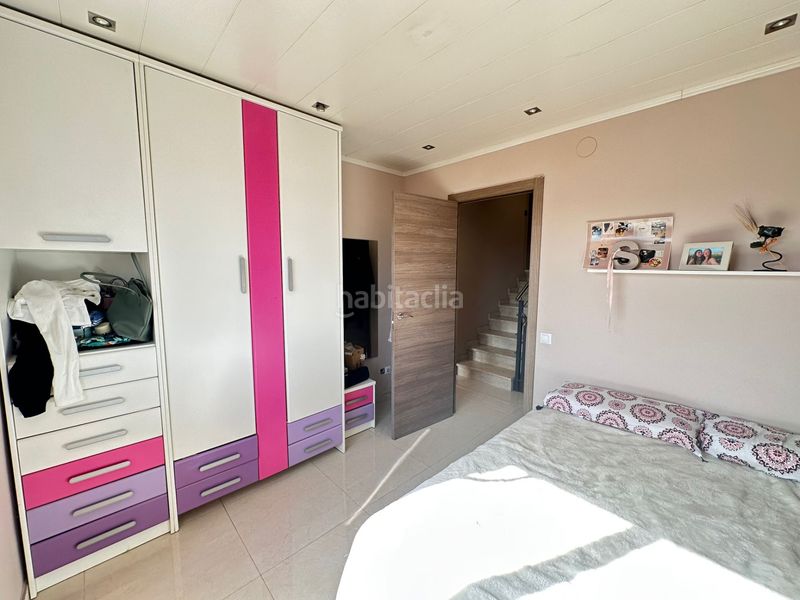 Foto a6b869f0-44ee-4c6e-ad0f-9b25ca526efd. Casa adossada amb calefacció a Bufalà Badalona