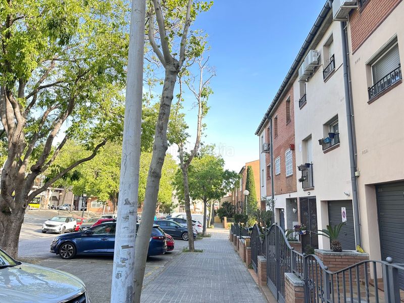 Foto c042710f-4bdc-41ca-9a8f-555c756cd3ff. Casa adossada amb calefacció a Bufalà Badalona