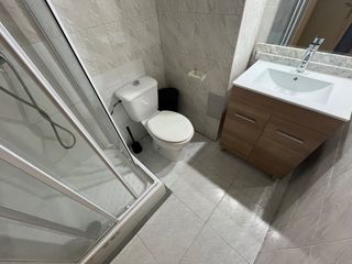 Piso  Carrer d'irlanda. Oportunidad en santa coloma: 3 habitaciones y ascensor