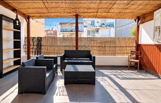 Piso  Calle pedro ii el catolico 3. Piso luminoso con gran terraza privada.