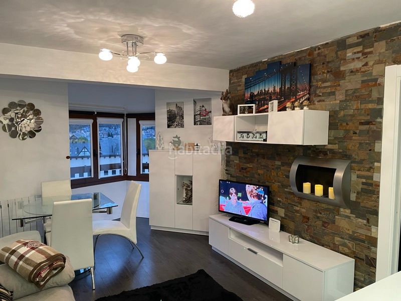 Foto 1b60d1c2-1191-40d5-8980-675c5f8d0d51. Pis a Vielha Vielha e Mijaran