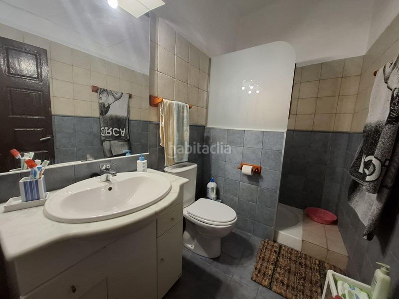 Foto ff50f9df-3a47-44c1-b732-2bdb9b1a847a. Casa adossada amb aparcament a Fonz