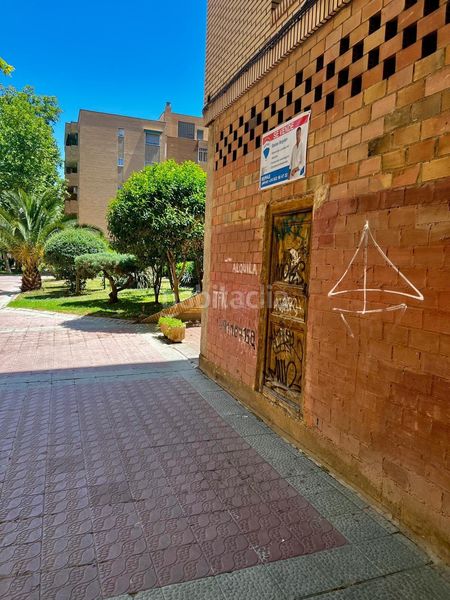 Foto c9d315c0-ef2a-4e41-9d34-8cc28d3b1719. Local comercial a Grancasa Zaragoza