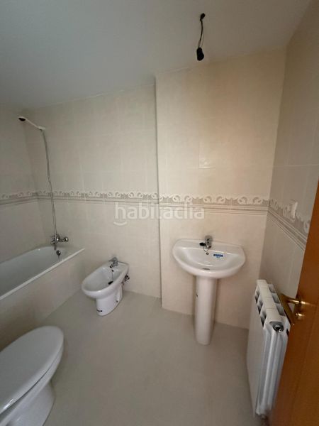 Foto df2eb28b-cf98-43b2-a480-ddf54fb94705. Pis amb aparcament a Pinseque