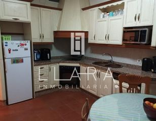 Pis en Calle lamerina 30. Piso reformado en una buena zona de lucena, muy cerca de la capi