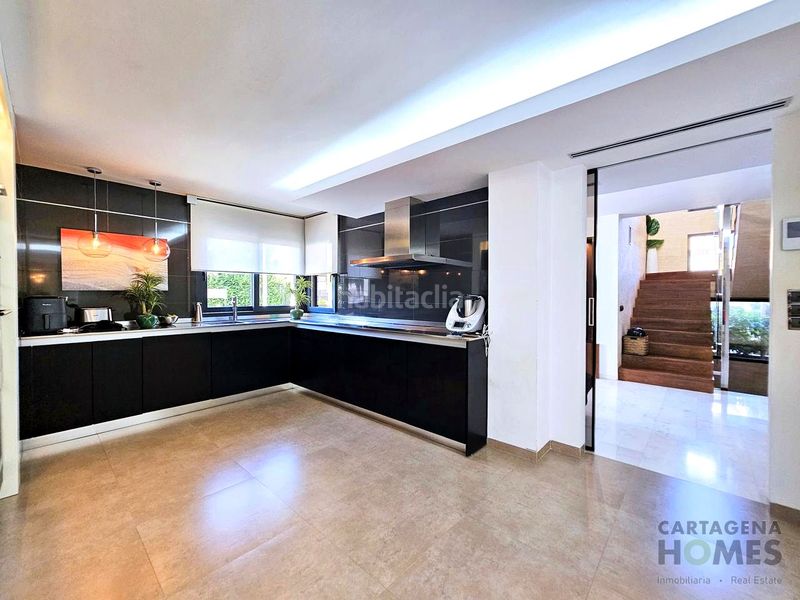 Foto 0f8172db-ebd9-42a2-9a46-e32d2a344734. Casa amb calefacció piscina a Canteras Cartagena