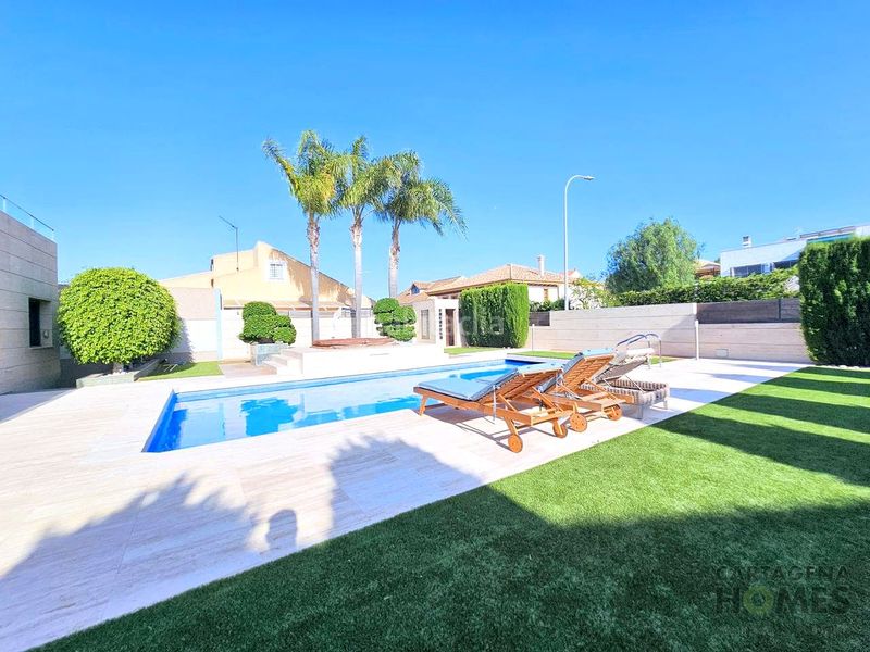 Foto 341037ac-9f3b-4e71-a3d0-98d35eb7f8a0. Casa amb calefacció piscina a Canteras Cartagena