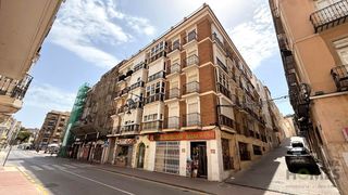 Pis a Duque 36. Piso con garaje en calle duque