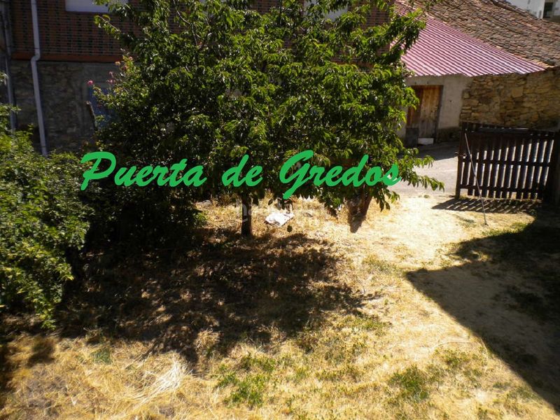 Foto f80a0296-0366-4292-95b5-0c9fd71009a0. Casa jardín en Bohoyo