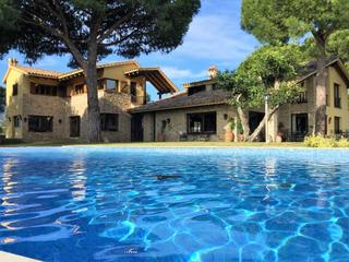 Lloguer Casa a Bell-Aire. Finca con 2 casas estilo rural