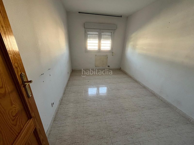 Foto b5dec670-53ad-4f33-8478-8377058cc52c. Casa adossada amb aparcament a Pinseque