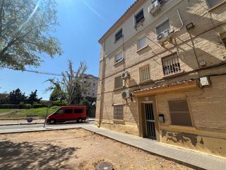 Flat in Calle legión victrix 1. Sistema de pujas. barrio oliver. ideal inversores