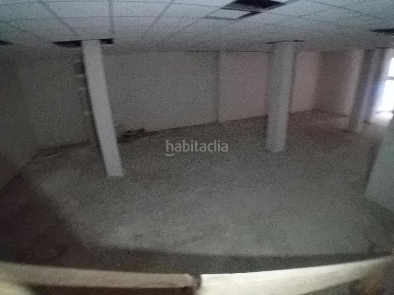 Foto 5d20c668-b5a7-4997-a634-01285fce7300. Locale commerciale in carrer de la costa brava 20 in Reus