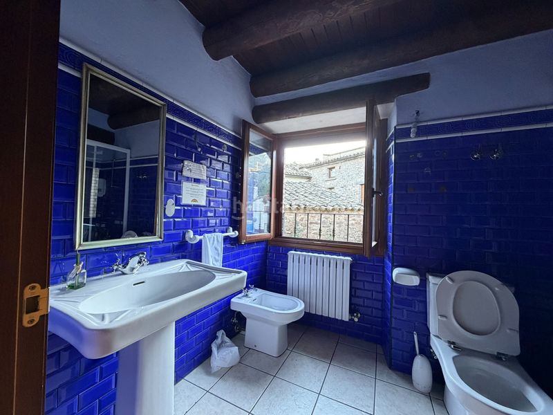 Foto 134ace30-b3b2-4123-a4be-b9cdf1cb5aef. Edificio in calle baja 4 in Peñas de Riglos (Las)