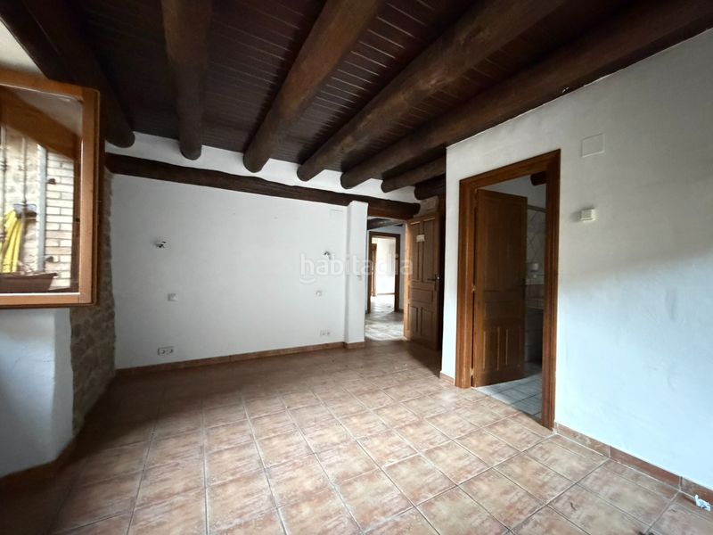 Foto 5a54cb86-e879-4d9e-b1e3-9e3790a5794d. Edificio in calle baja 4 in Peñas de Riglos (Las)