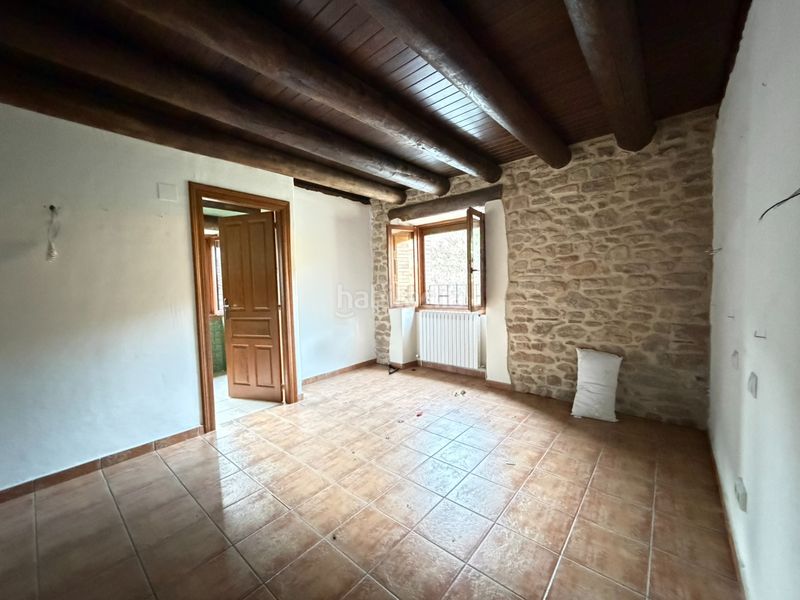 Foto 6e02f793-16ed-4d74-8c52-c0a803bbd2b4. Edificio in calle baja 4 in Peñas de Riglos (Las)