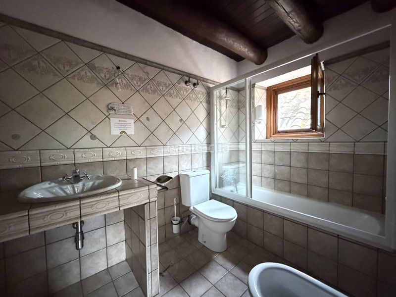 Foto ef6b5f94-27e5-4d25-ac18-962af85c2399. Edificio in calle baja 4 in Peñas de Riglos (Las)