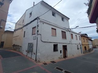 Casa a schiera in Avenida cortes de aragón 32. Casa de pueblo en novallas