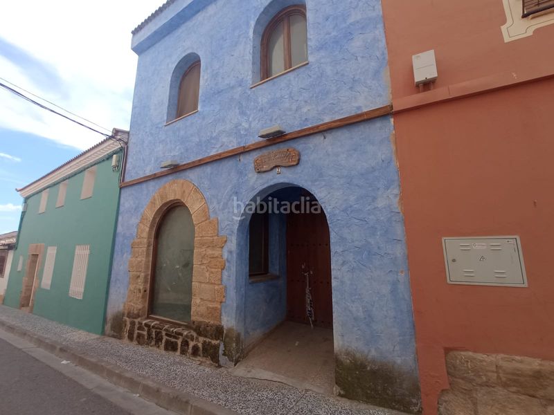 Foto eb7b933a-5bf1-48ec-b7cd-71e9086f9fa6. Edifici a calle fayón alto 7 a Caspe