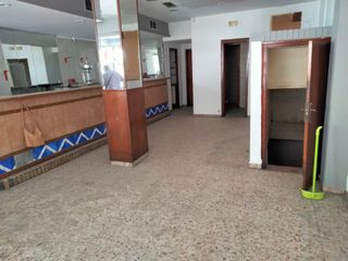 Local Comercial en Calle de tarragona 36. Calle tarragona. sector delicias. 144 m2. planta calle