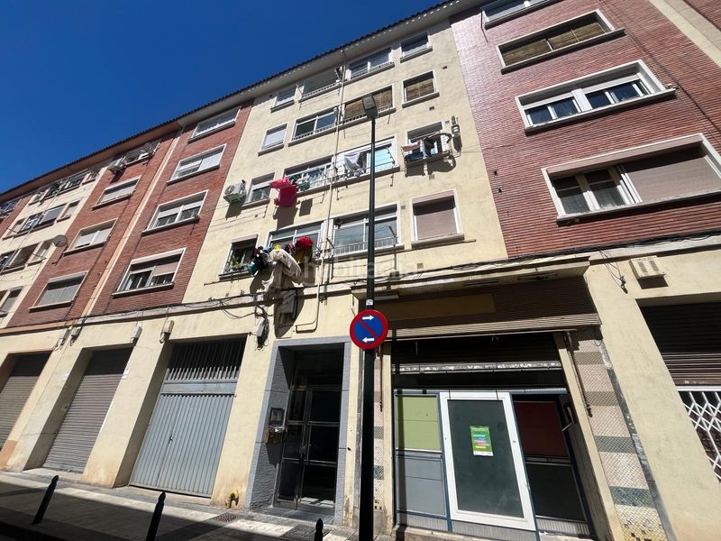 Foto b32fa2f1-63e5-4d20-b724-3d87bc7399e7. Pis a calle de monegros 5 a La Almozara Zaragoza