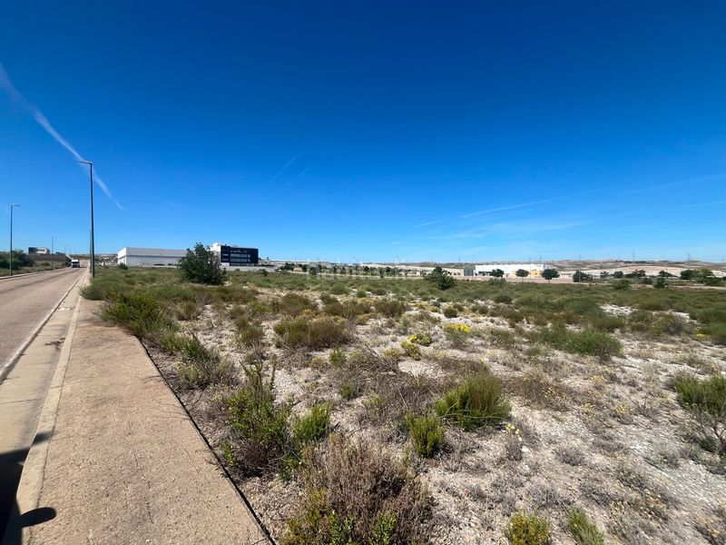 Foto a50eed0d-fba5-4ed6-8993-b8cfb516dbbc. Area edificabile industriale in n/a in Parque de Venecia Zaragoza