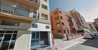 Local Comercial en Calle miguel servet 8. Local comercial instalado oficina bancaria