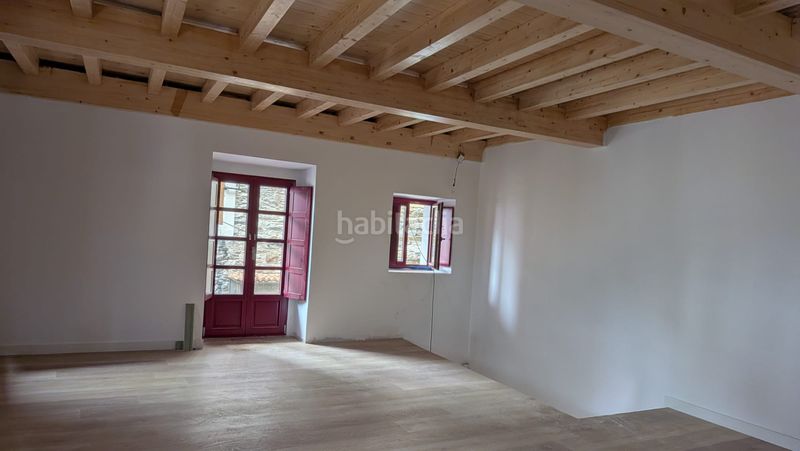 Foto 362297e5-cd2e-440e-9976-ceb8fff21b40. Lloguer local comercial a Cudillero