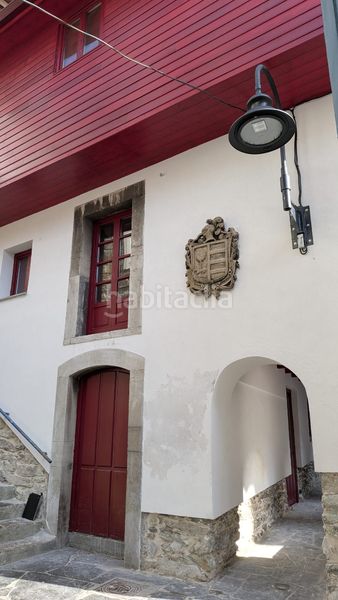 Foto bfbfedb5-0876-4a03-bd60-a4bebfb00f36. Lloguer local comercial a Cudillero