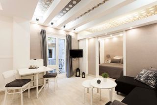 Apartment in Barceloneta. Apartamento en venta con balcón en barceloneta