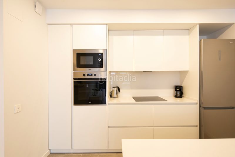 Foto d784aa4a-216c-4917-bd73-1792e9c6ec04. Apartament amb piscina a Port Badalona
