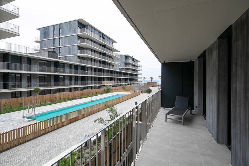 Foto 89f912df-c82d-4c23-bffc-8980486bb758. Apartament amb piscina a Port Badalona